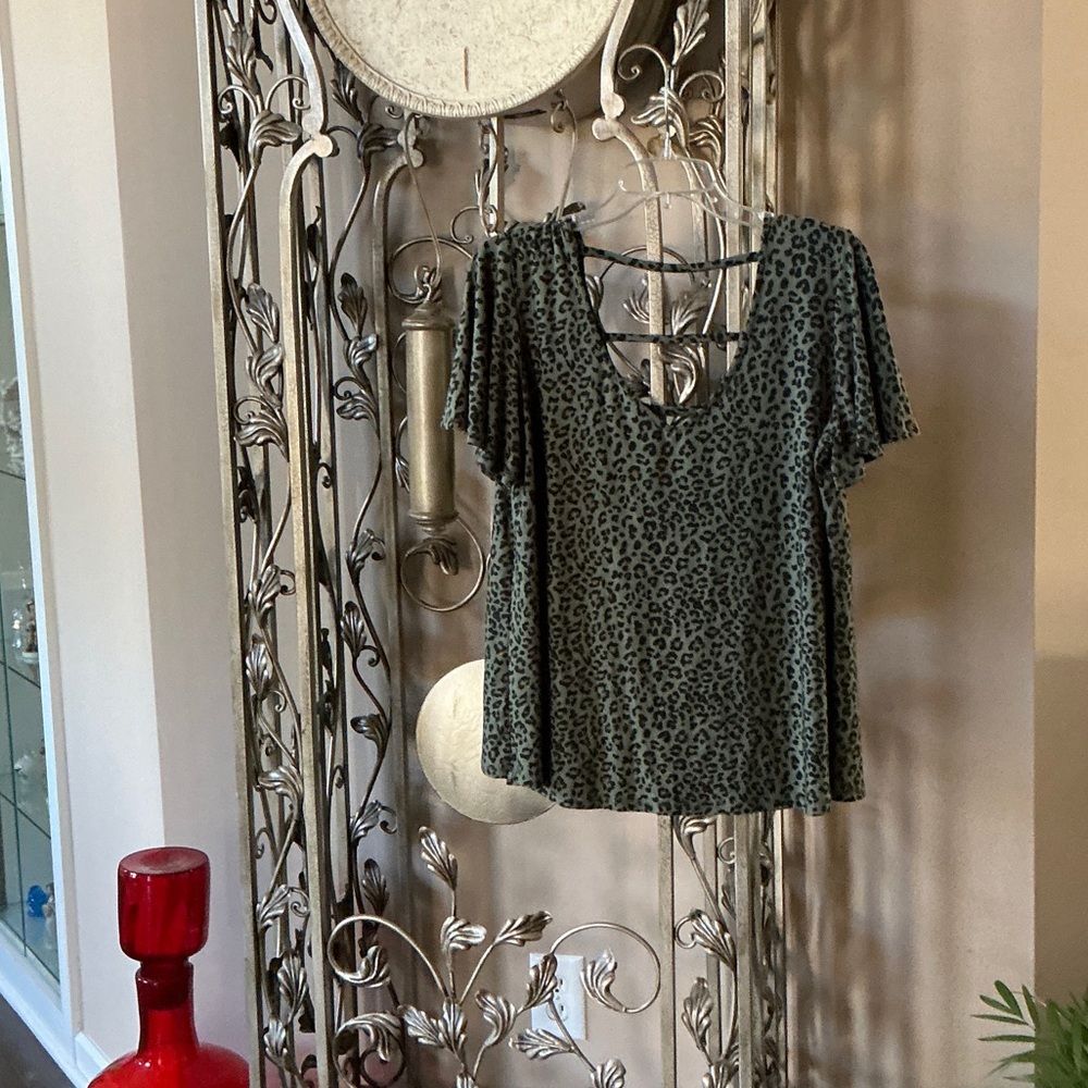 Nine Britton Green Leopard Print V-Neck Top